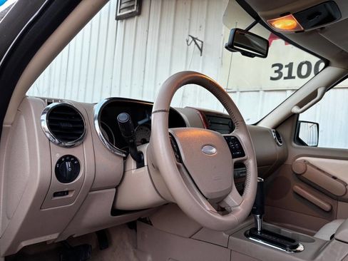 Used 2007 Ford Explorer Eddie Bauer image 6