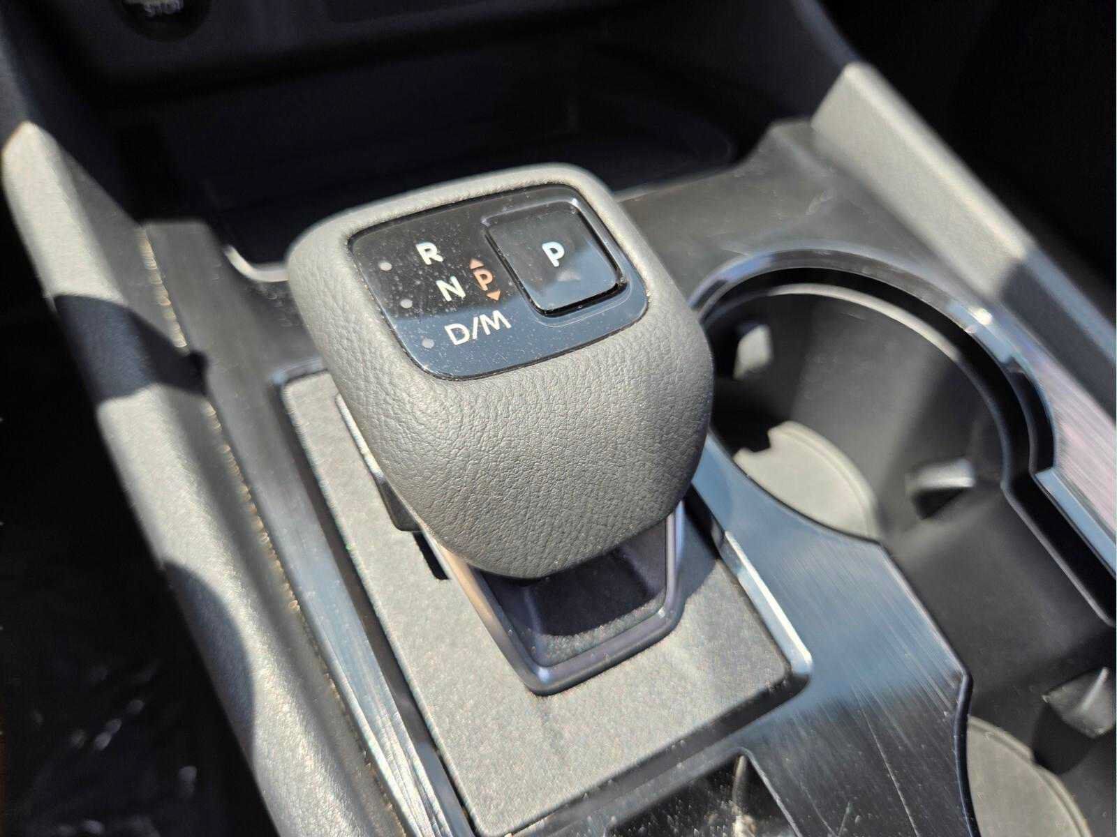 Used 2024 Nissan Rogue S FWD image 26