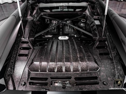 Used 2018 Lamborghini Huracan LP 580-2 image 16