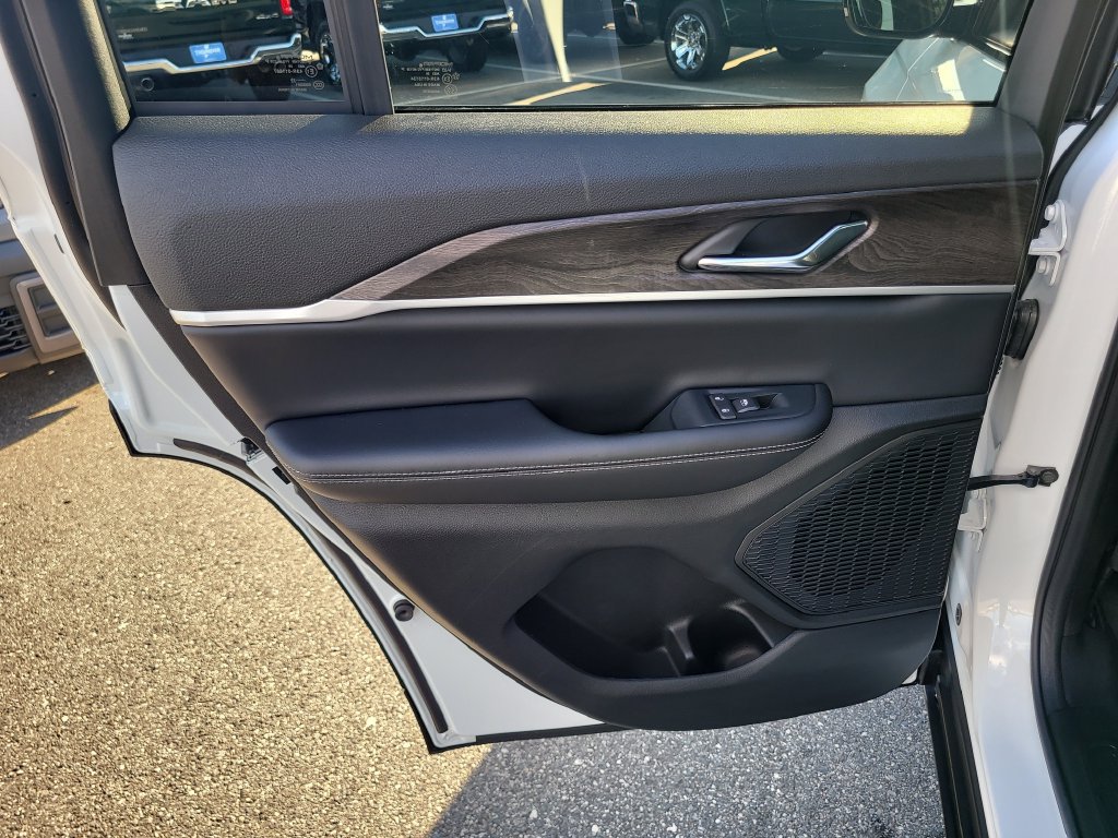 New 2027 Jeep Grand Cherokee Altitude AWD/4WD image 12