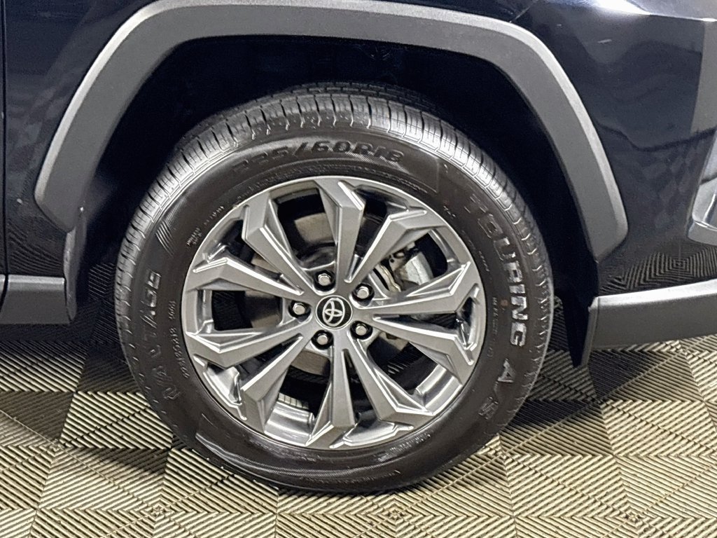 Used 2022 Toyota RAV4 Limited AWD/4WD image 24