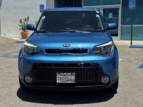 Used 2016 Kia Soul + w/ Designer's Package FWD image 2