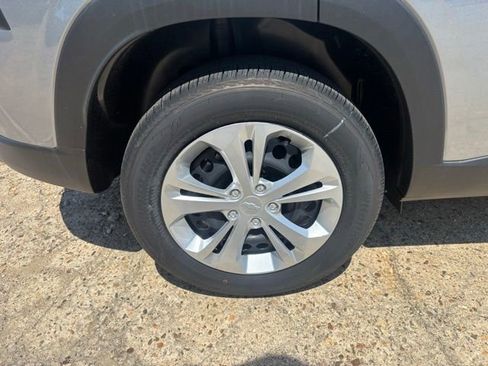 New 2026 Chevrolet Trax LS w/ Driver Confidence Package FWD image 9