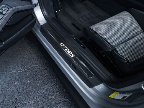 Used 2018 Porsche 911 GT2 RS image 25