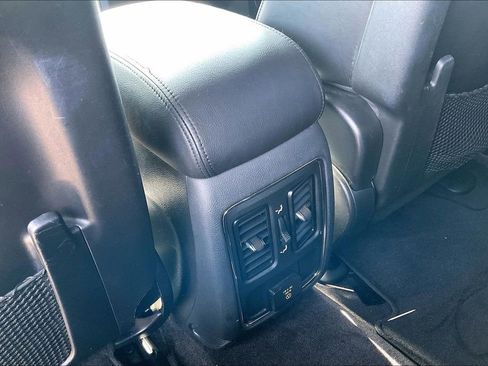 Used 2018 Jeep Grand Cherokee Altitude image 29