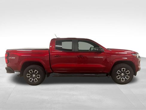 Certified 2024 Chevrolet Colorado Z71 w/ Z71 Convenience Package 2 AWD/4WD image 2