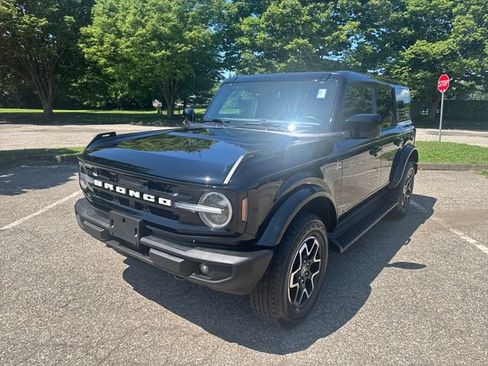 Used 2025 Ford Bronco Outer Banks AWD/4WD image 4