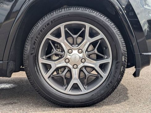 Used 2020 Jeep Grand Cherokee Overland image 12