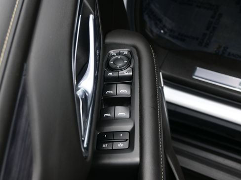 Used 2021 GMC Yukon SLT w/ SLT Premium Package image 11