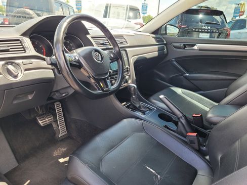 Used 2018 Volkswagen Passat 2.0T S FWD image 9