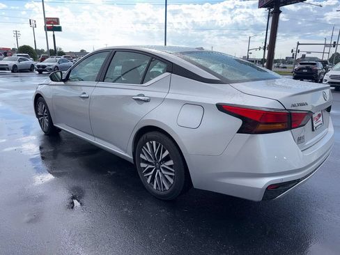 Used 2025 Nissan Altima 2.5 SV FWD image 7