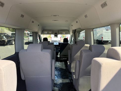 Used 2023 Ford Transit 350 XLT image 27