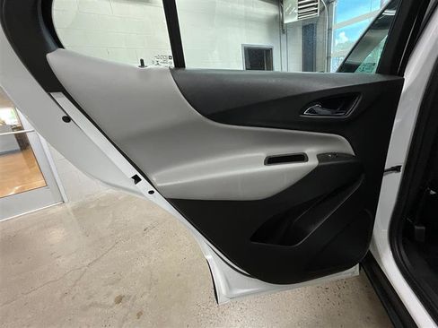 Used 2021 Chevrolet Equinox LS w/ LPO, Cargo Package FWD image 21