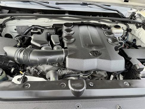 Used 2013 Toyota 4Runner SR5 image 10