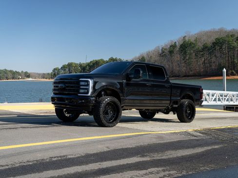 Used 2025 Ford F250 Platinum w/ Platinum Plus Package AWD/4WD image 1