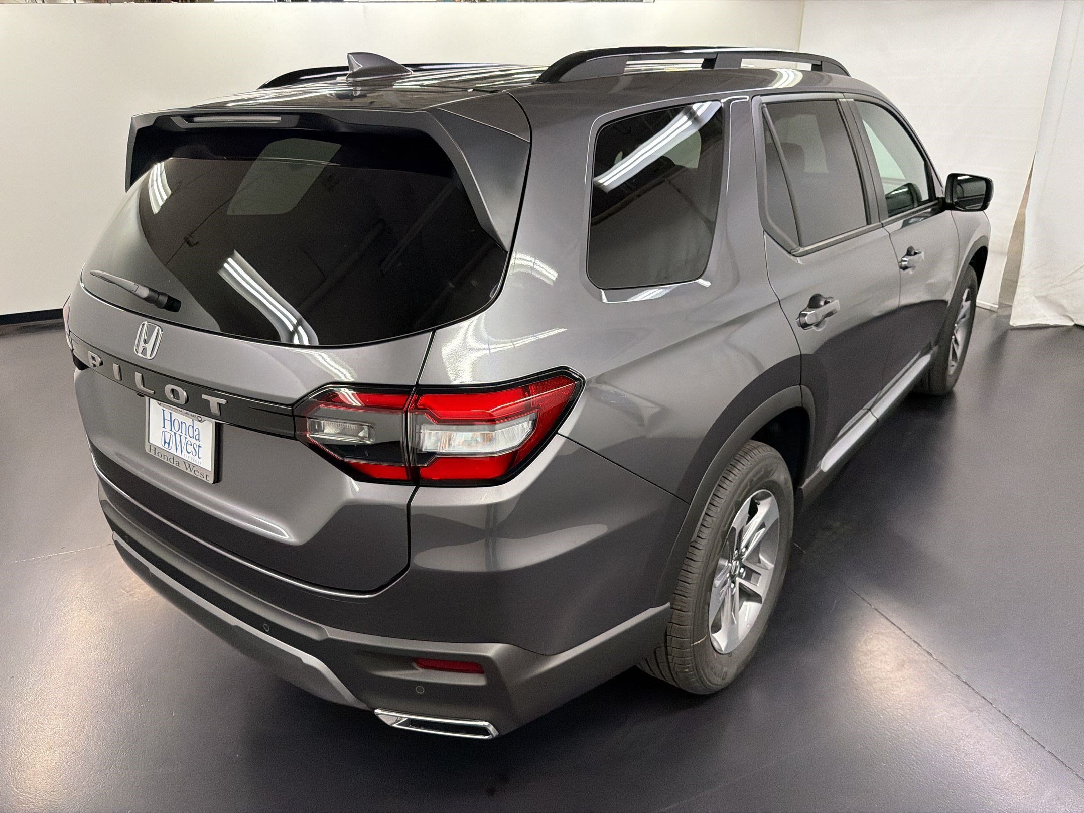 New 2026 Honda Pilot EX-L image 9