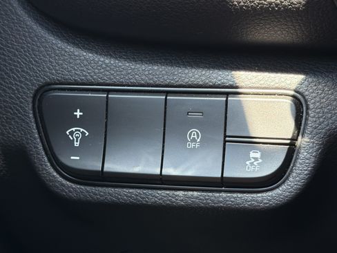 Used 2024 Kia Seltos EX FWD image 15