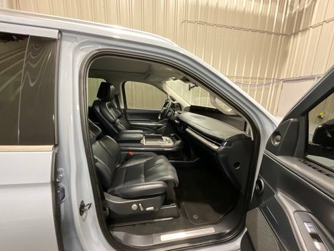 Used 2025 Lincoln Navigator Reserve AWD/4WD image 15