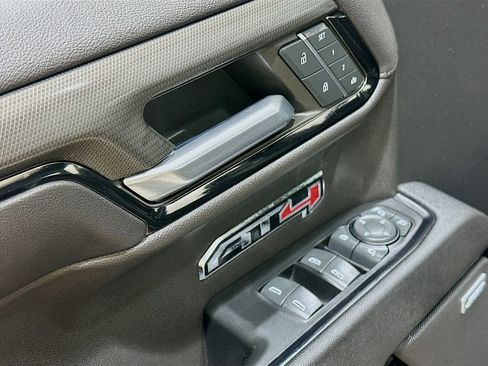 Used 2023 GMC Sierra 1500 AT4 AWD/4WD image 18