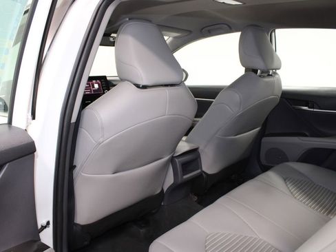 Used 2022 Toyota Camry SE FWD image 23