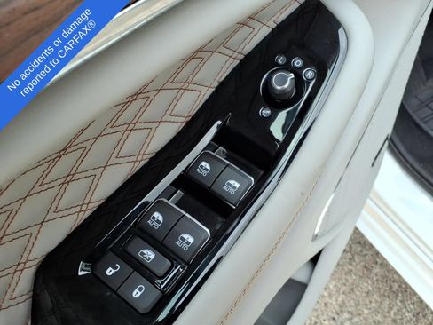 Used 2022 Jeep Grand Cherokee Summit w/ Luxury Tech Group V AWD/4WD image 17