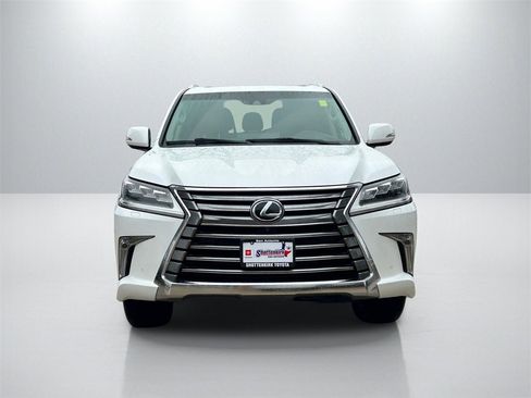 Used 2017 Lexus LX 570 4WD image 2