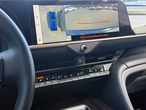 Used 2025 Toyota Crown Signia w/ Advanced Technology Package image 22