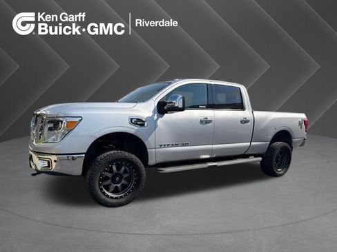 Used 2017 Nissan Titan SL AWD/4WD image 1
