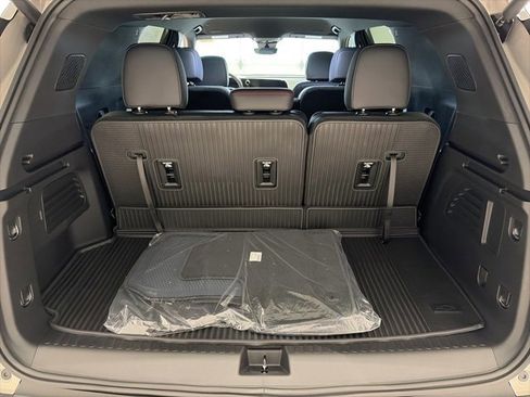 New 2026 Chevrolet Traverse Z71 w/ Driver Confidence Package image 13