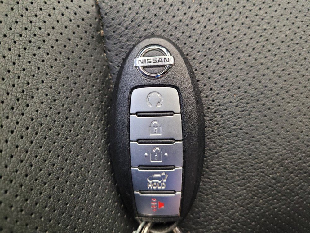 Used 2017 Nissan Rogue SL AWD/4WD image 32