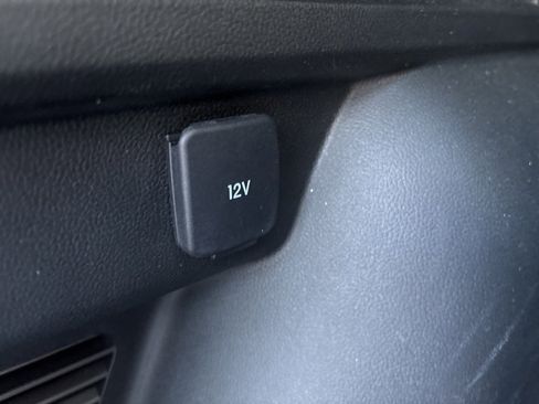 Used 2021 Ford Escape SE image 25