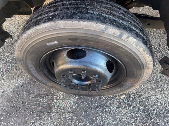 Used 2014 Ford F550 4x4 SuperCab Super Duty image 9
