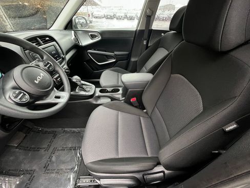 Used 2025 Kia Soul LX w/ LX Technology Package image 27