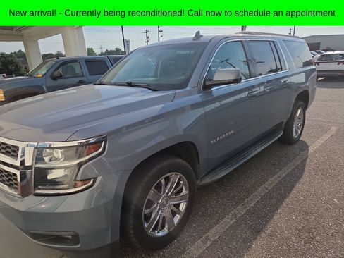 Used 2016 Chevrolet Suburban LT w/ Luxury Package RWD image 3