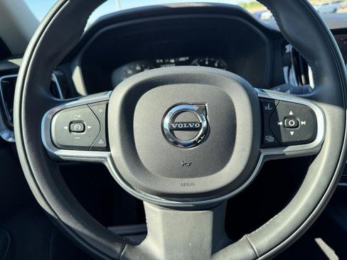 Used 2022 Volvo S60 B5 Momentum w/ Premium Package image 19