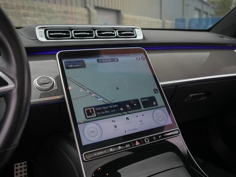 Used 2023 Mercedes-Benz S 580e 4MATIC Sedan w/ AMG Line image 41