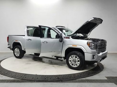 Used 2023 GMC Sierra 3500 Denali w/ Denali Ultimate Package AWD/4WD image 9