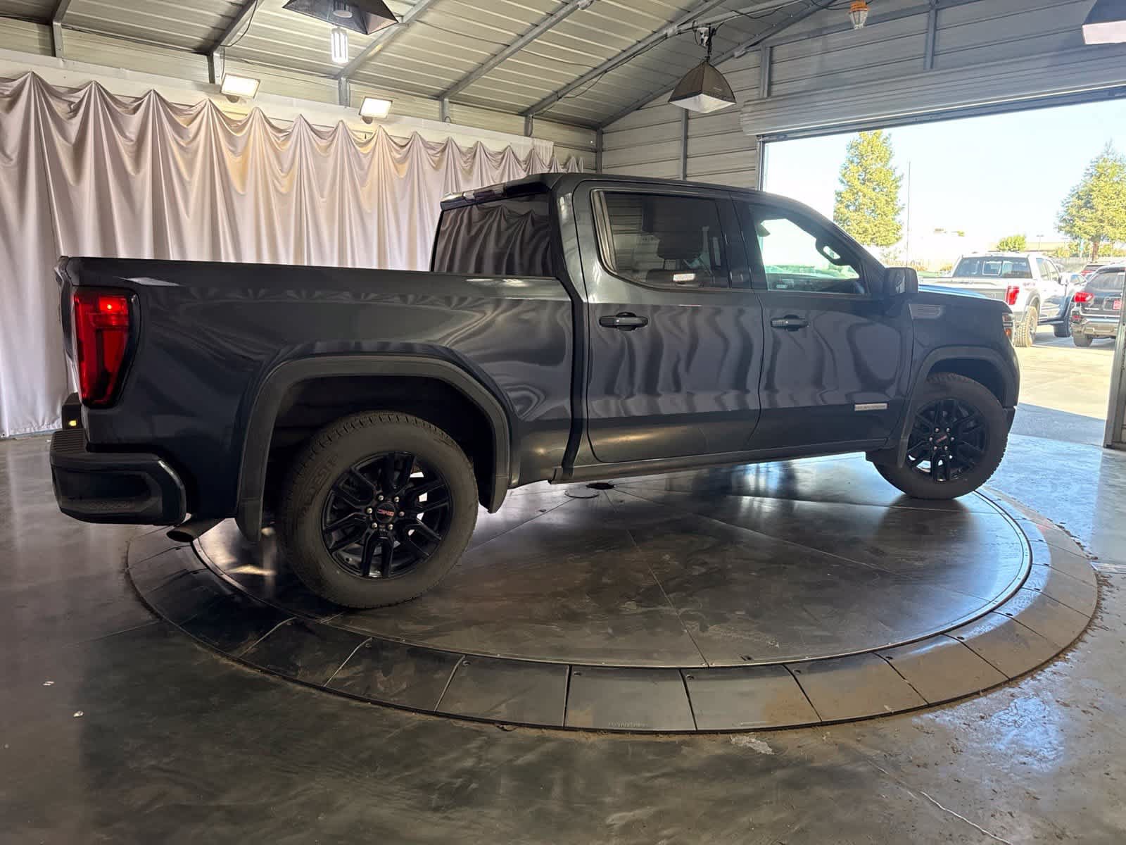Used 2021 GMC Sierra 1500 Elevation RWD image 3