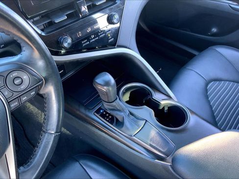 Used 2021 Toyota Camry SE w/ Carpet Mat Package (TMS) image 15