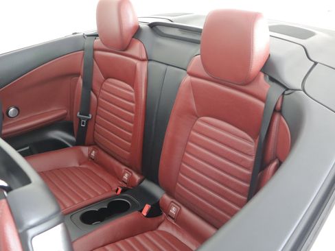 Used 2018 Mercedes-Benz C 300 4MATIC Cabriolet image 11