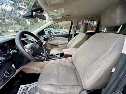 Used 2018 Ford Escape SE w/ Ford Safe & Smart Package image 10