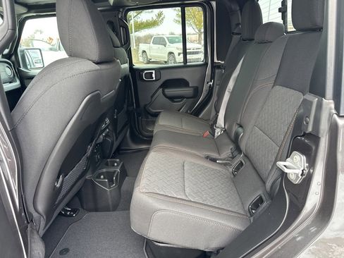 New 2026 Jeep Gladiator Mojave image 38