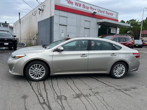 Used 2014 Toyota Avalon XLE Touring FWD image 2