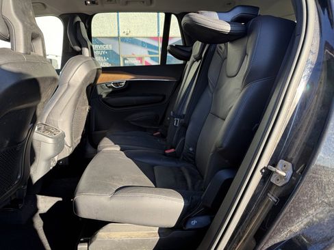 Used 2021 Volvo XC90 T6 Momentum image 10
