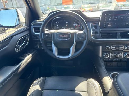 Used 2023 GMC Yukon SLT w/ SLT Premium Package image 13