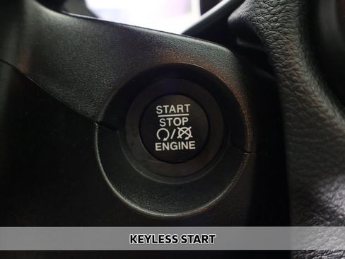 Used 2020 Jeep Compass Latitude w/ Cold Weather Group image 3