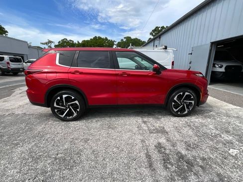 Used 2024 Mitsubishi Outlander SE image 4