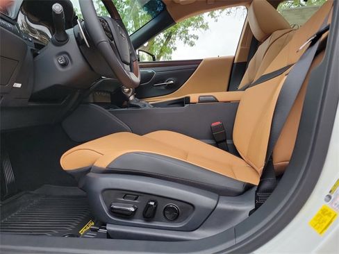New 2025 Lexus ES 350 Ultra Luxury image 16