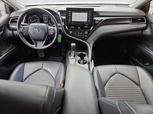 Used 2021 Toyota Camry SE image 16