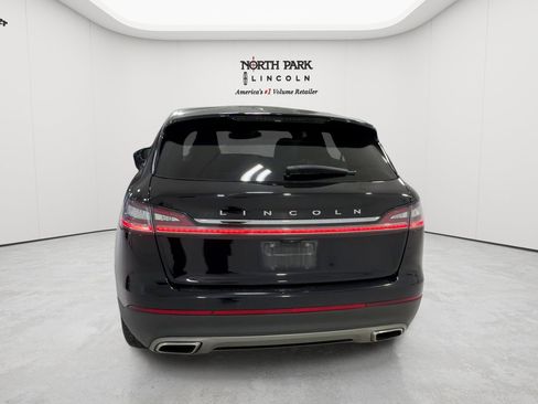 Used 2022 Lincoln Nautilus Reserve FWD image 4